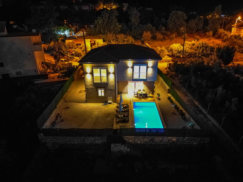  gece  -  Kasım
  | Kalkan Yeşilköy'de Çift Jakuzili 6 Kişilik Villa: Huzurlu Doğa Tatili
